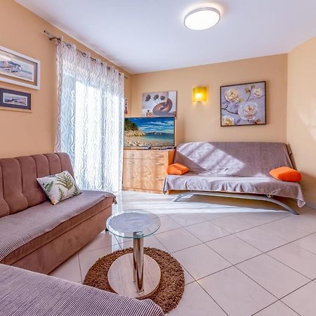 Apartments Lovorka Baška Екстериор снимка
