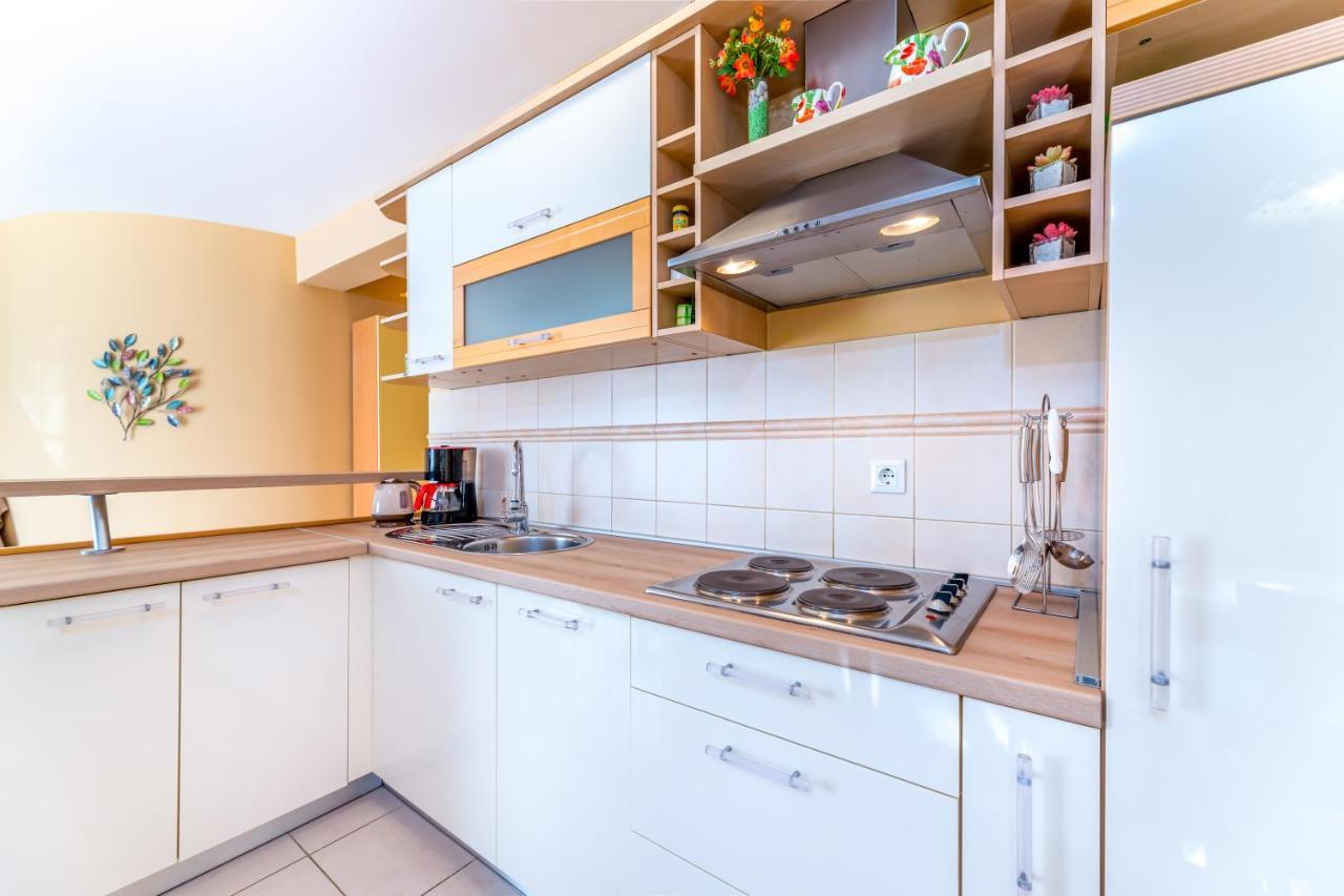 Apartments Lovorka Baška Екстериор снимка