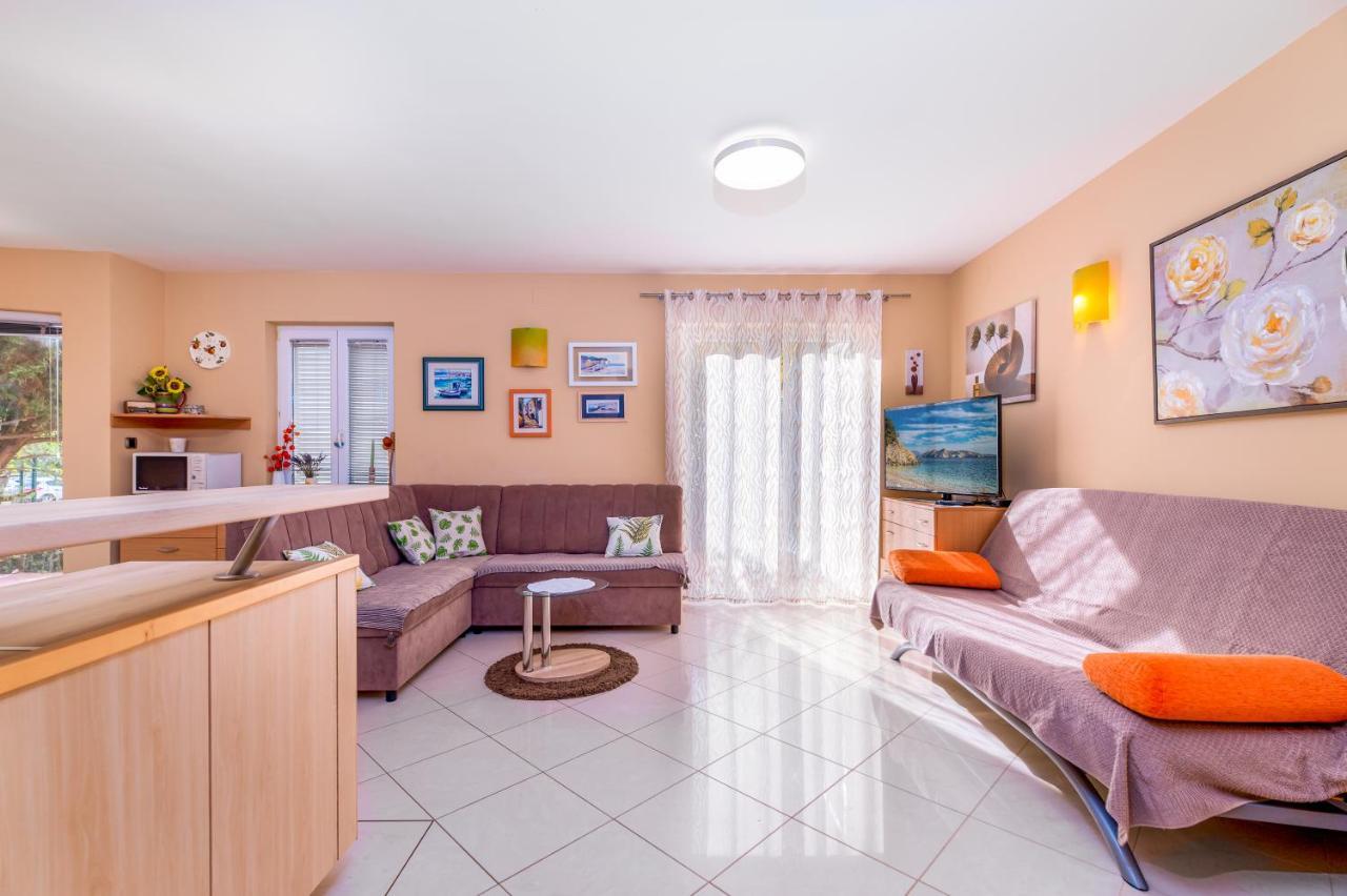 Apartments Lovorka Baška Екстериор снимка