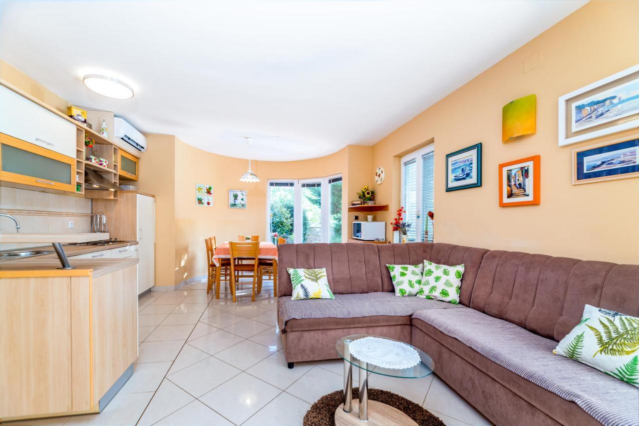 Apartments Lovorka Baška Екстериор снимка